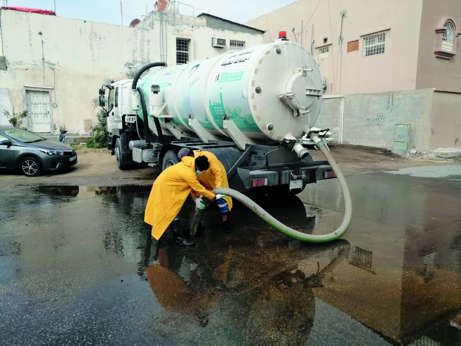 صهريج متخصص لسحب مياه الأمطار